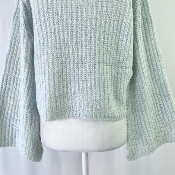 New Lumiere Bell Sleeve Boat Neck Soft Knit Sweater Light Blue Size Large - Picture 11 of 14